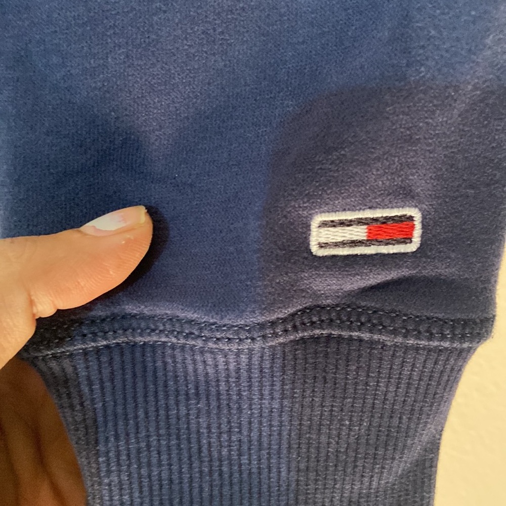 TOMMY HILFIGER NAVY EMBROIDERED FLEECE HOODIE - Picture 4 of 9